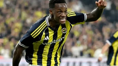 Jhon Duran’ın Sakatlık Sonrası Yeniden Forma Adımı