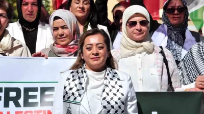 Kars’ta Gazze İçin Sessiz Zincir Oluşumu Gerçekleştirildi