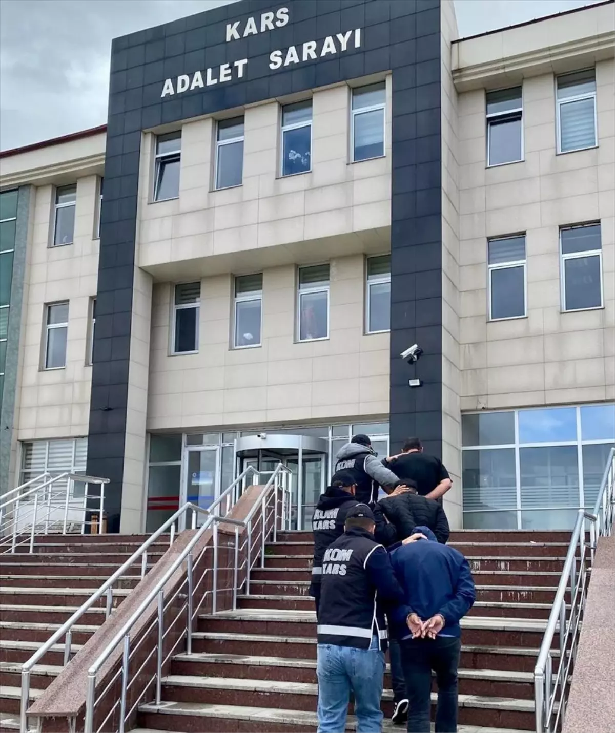 Kars’ta Silah Kaçağı Operasyonu Sonuçları ve Gözaltılar