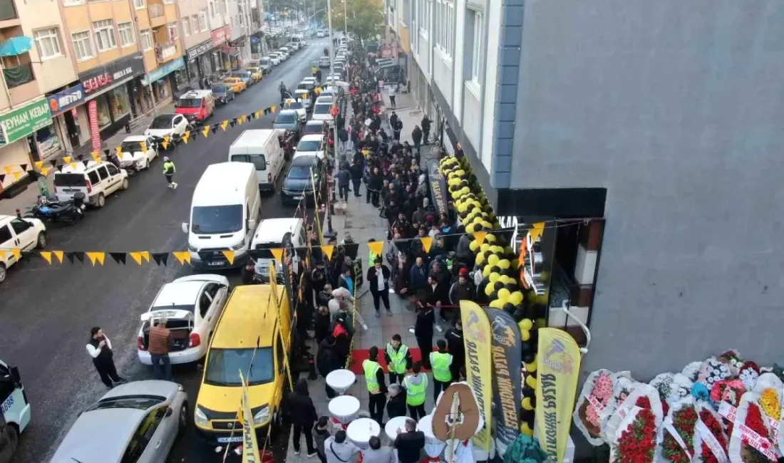 Kartal'da büyük indirim çılgınlığına