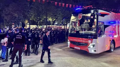 Kocaeli’de A Milli Takımı Taraftarlarından Coşkulu Karşılama