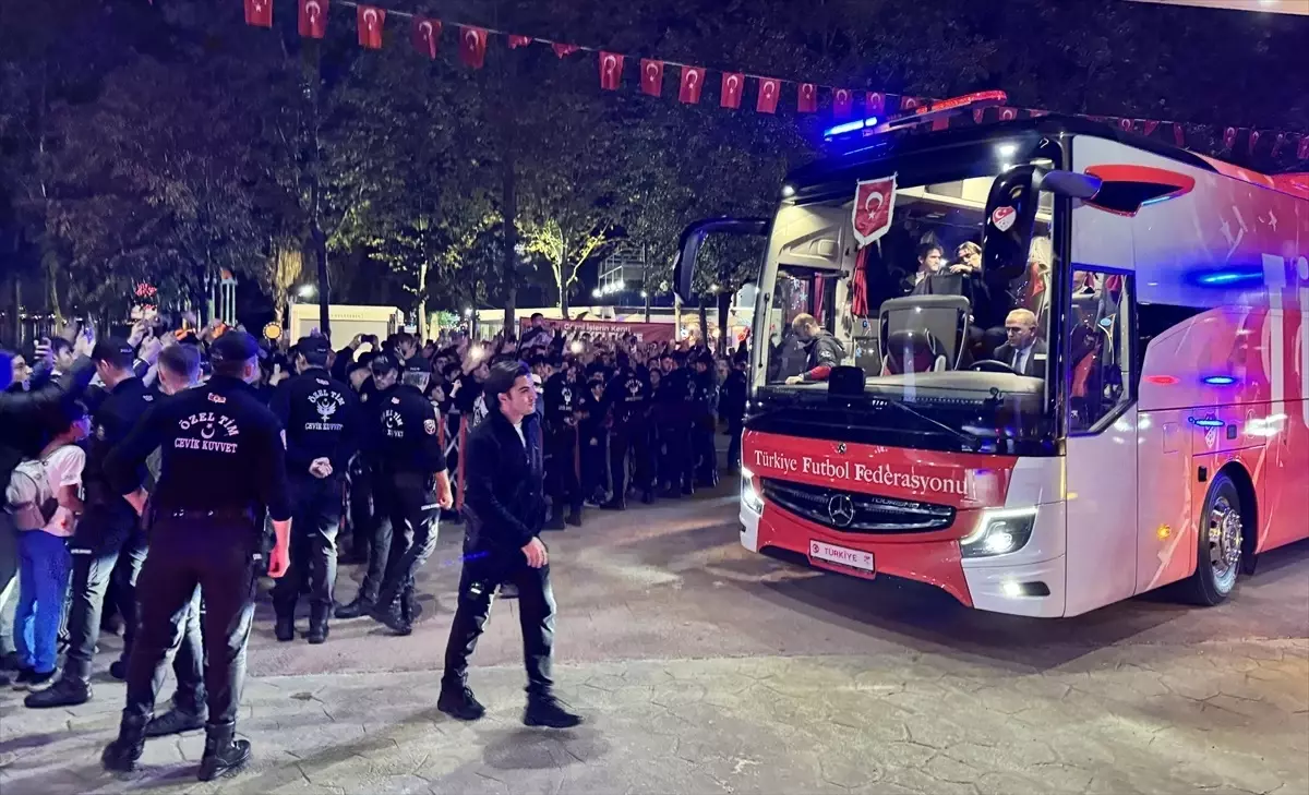 Kocaeli’de A Milli Takımı Taraftarlarından Coşkulu Karşılama