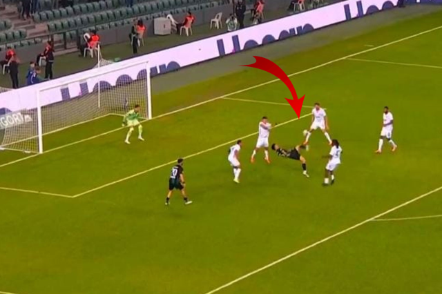 Harika Bir Röveşata ile Tarzını Gösterdi