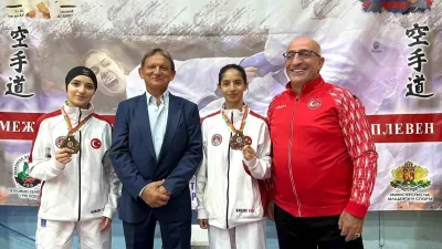 Körfezli Sporcular Bulgaristan’da Uluslararası Karate Şampiyonasında Madalya Kazandı