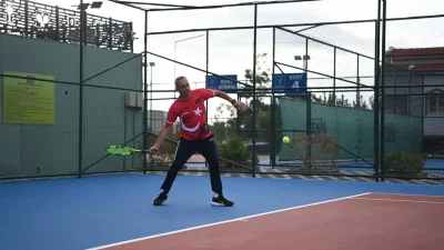 Kuşadası’nda Cumhuriyet Kupası Tenis Turnuvası Heyecanı Başladı