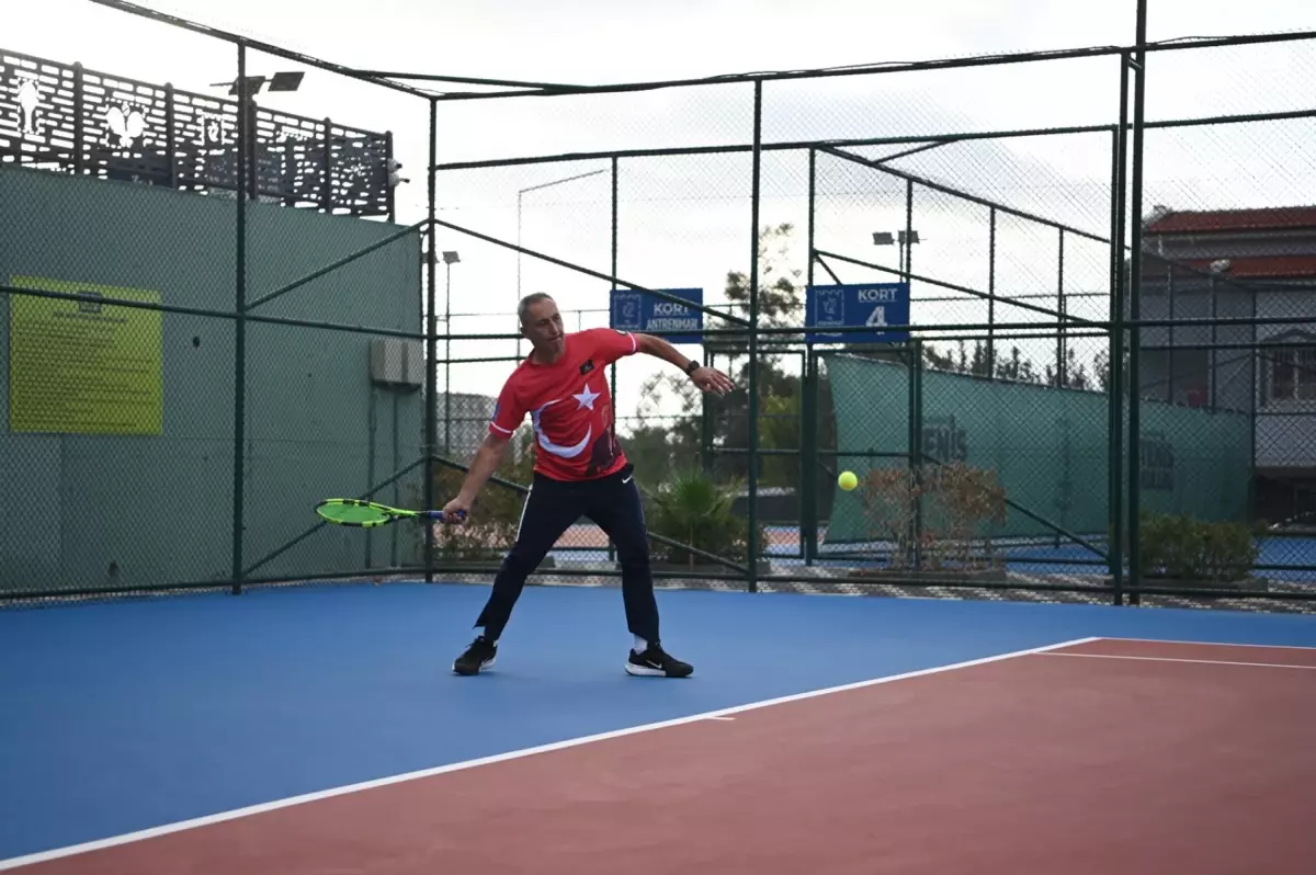Kuşadası’nda Cumhuriyet Kupası Tenis Turnuvası Heyecanı Başladı