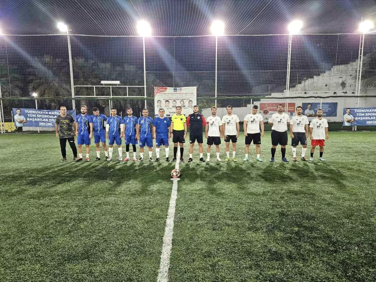 Kuşadası’nda Görev Şehitleri Anısına Kurulan Halı Saha Kupası Heyecanı devam ediyor