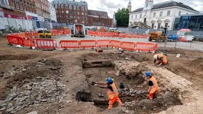 Leicester’daki Arkeolojik Kazılarda Roma ve 16. Yüzyıl Kalıntıları Gün yüzüne Çıkarıldı