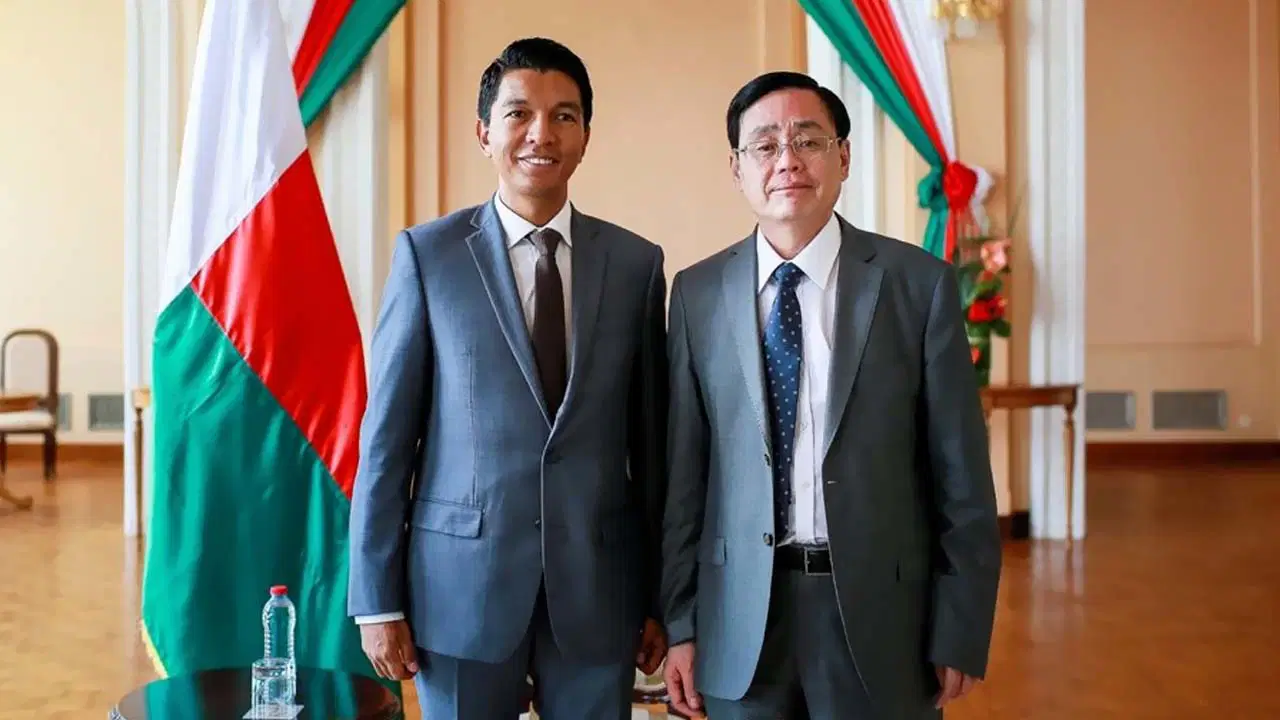 Madagaskar'da Siyasi Debriyaj ve Jeopolitik Dengeler