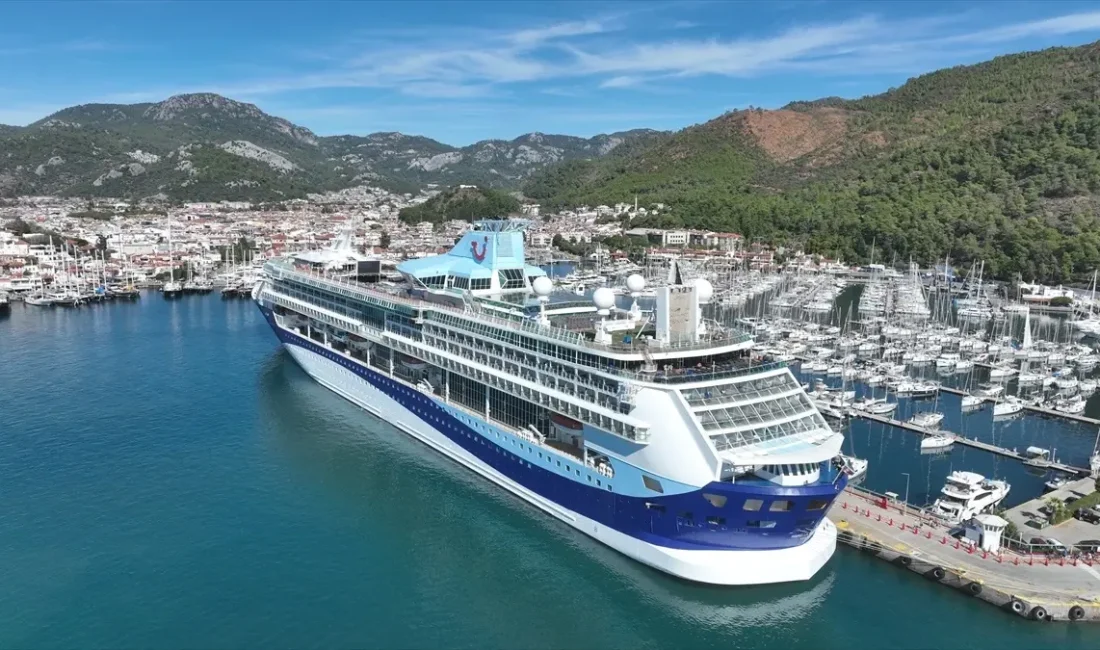 Marmaris Limanı'nda muhteşem kruvaziyer