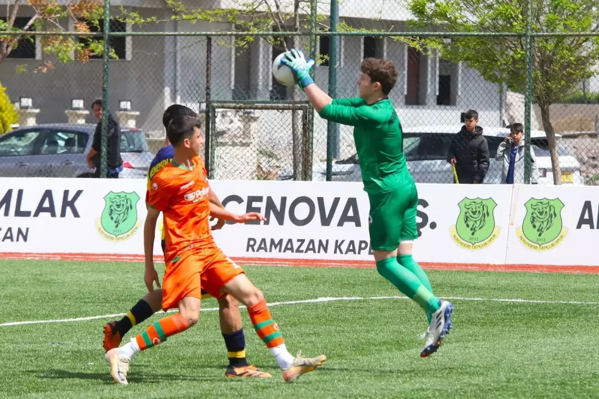 Menemen FK’nin Genç Yeteneği Alp Özge Takipte
