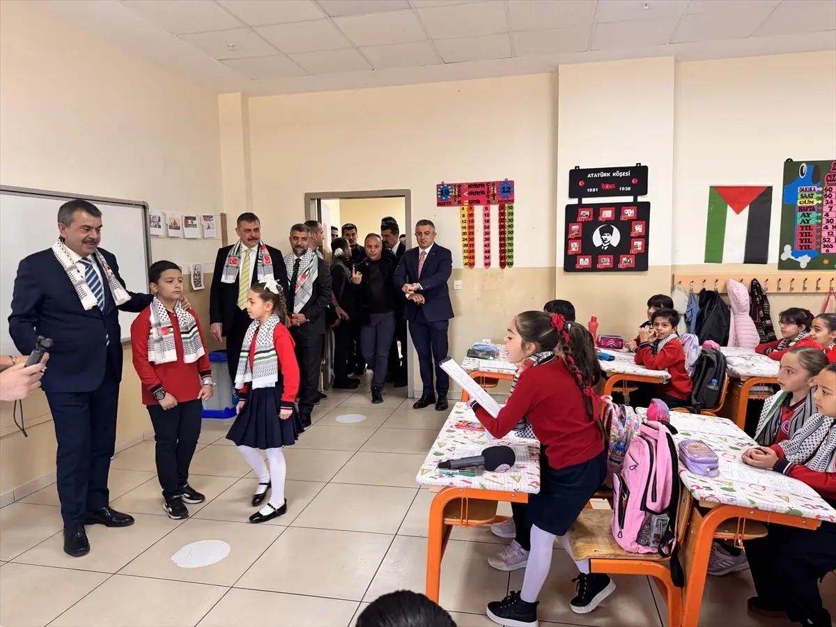 Milli Eğitim Bakanı Tekin’den Filistin Farkındalık Etkinliğine Katılım ve Açıklamalar