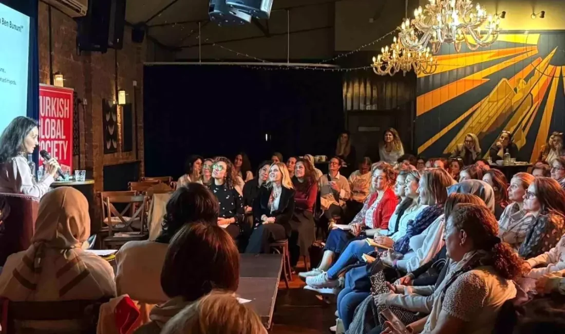 MomTalks, yurt dışına açılarak