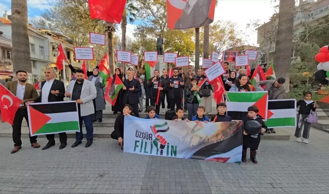 Mudanya'da Filistin için gökyüzüne