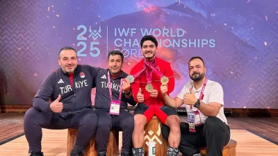 Muhammed Furkan Özbek’ten Dünya Şampiyonluğu ve Rekorlar