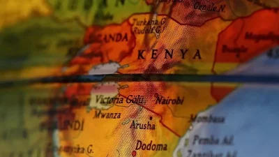 Nairobi’de Devlet Konağı Güvenlik Zaafiyeti: Okla Saldırı ve Polis Ölümü