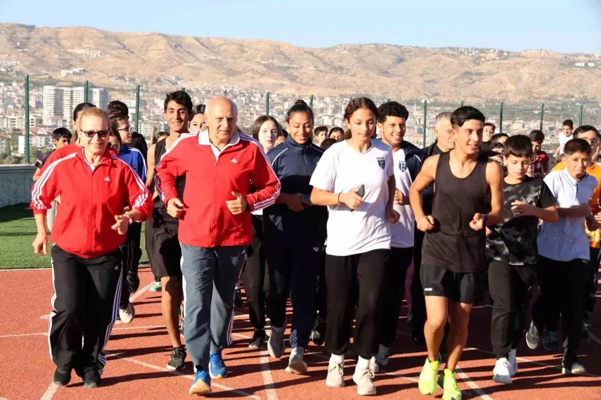 Necdet Ayaz’ın Atletizm Anısına Elazığ’da Özel Gün ve Anlamlı Koşu Etkinliği