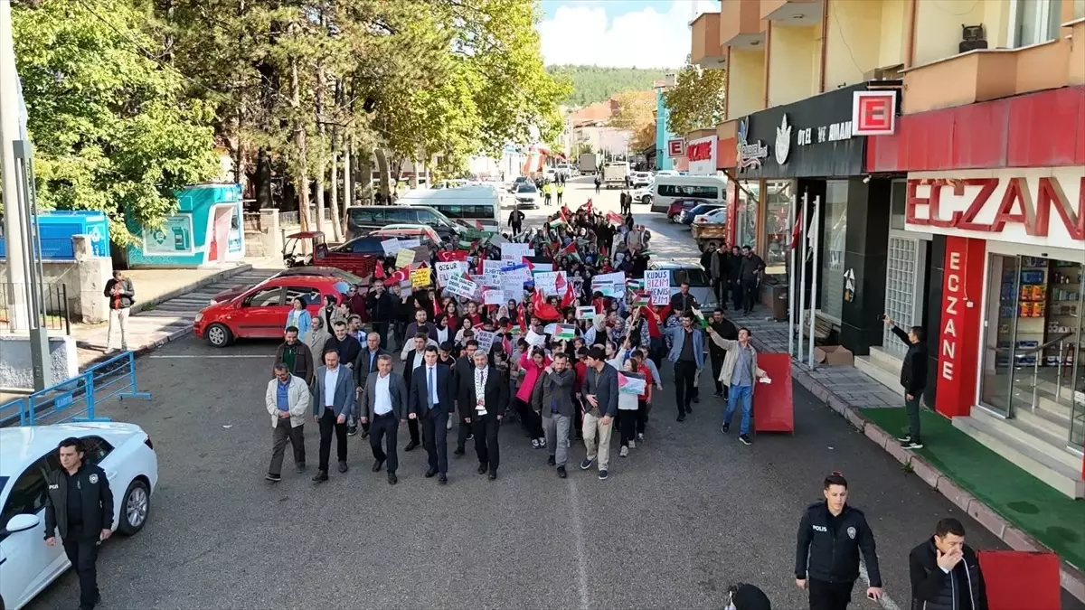 Orhaneli’de Filistin’e Dayanışma Yürüyüşü Gerçekleştirildi