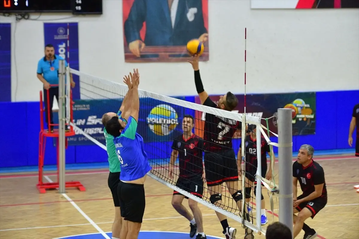 Osmaniye’de Geleneksel Kamu Spor Oyunları Voleybol Turnuvası Başladı