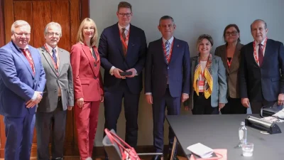 Özgür Özel’den Avrupa Sosyalist Partisi Kongresi’nde Güncel Mesajlar