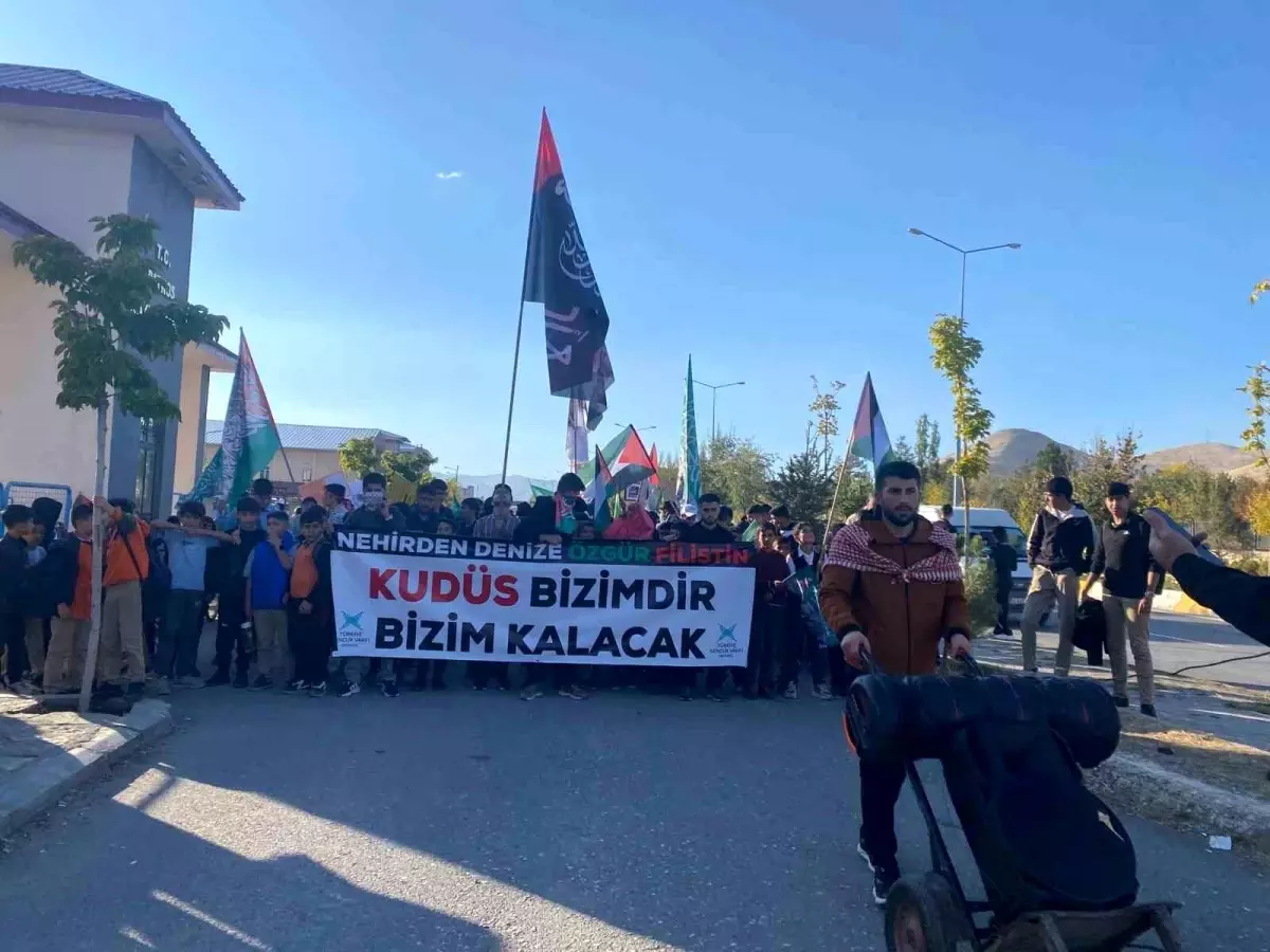 Patnos’ta Filistin Destek Yürüyüşü Binlerce Katılımla Gerçekleşti
