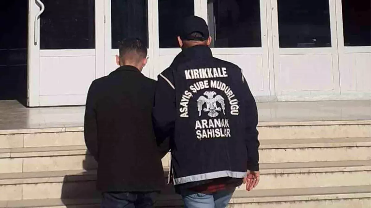 Polis, Hakaret Cezası Bulunan Şahısi Güvenlik Kolu ile Yakalayarak Cezaevine Gönderdi