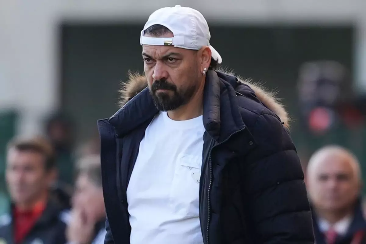 Sarıyer’de Teknik Direktör Değişikliği: Servet Çetin Takımı Bugün Resmen Devraldı