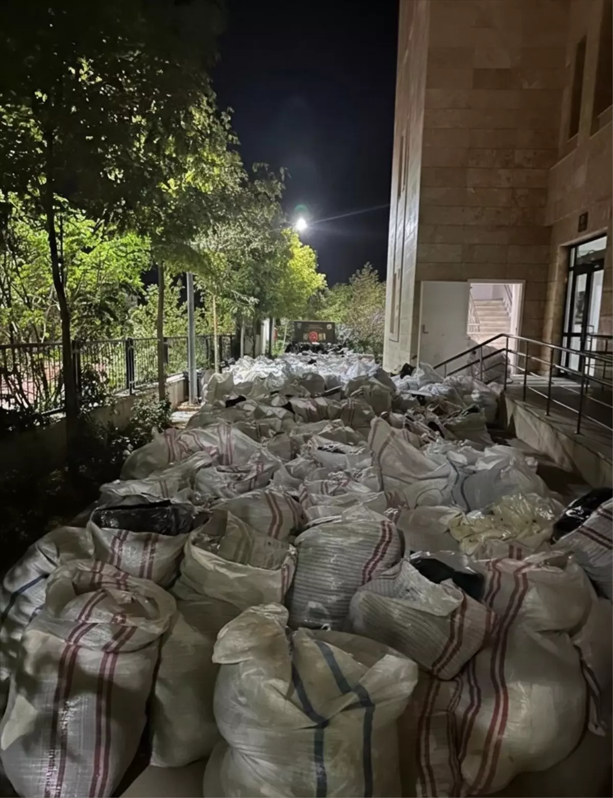 Şırnak Silopi’de Gümrük Kaçağı Eşya Operasyonu Başarısı