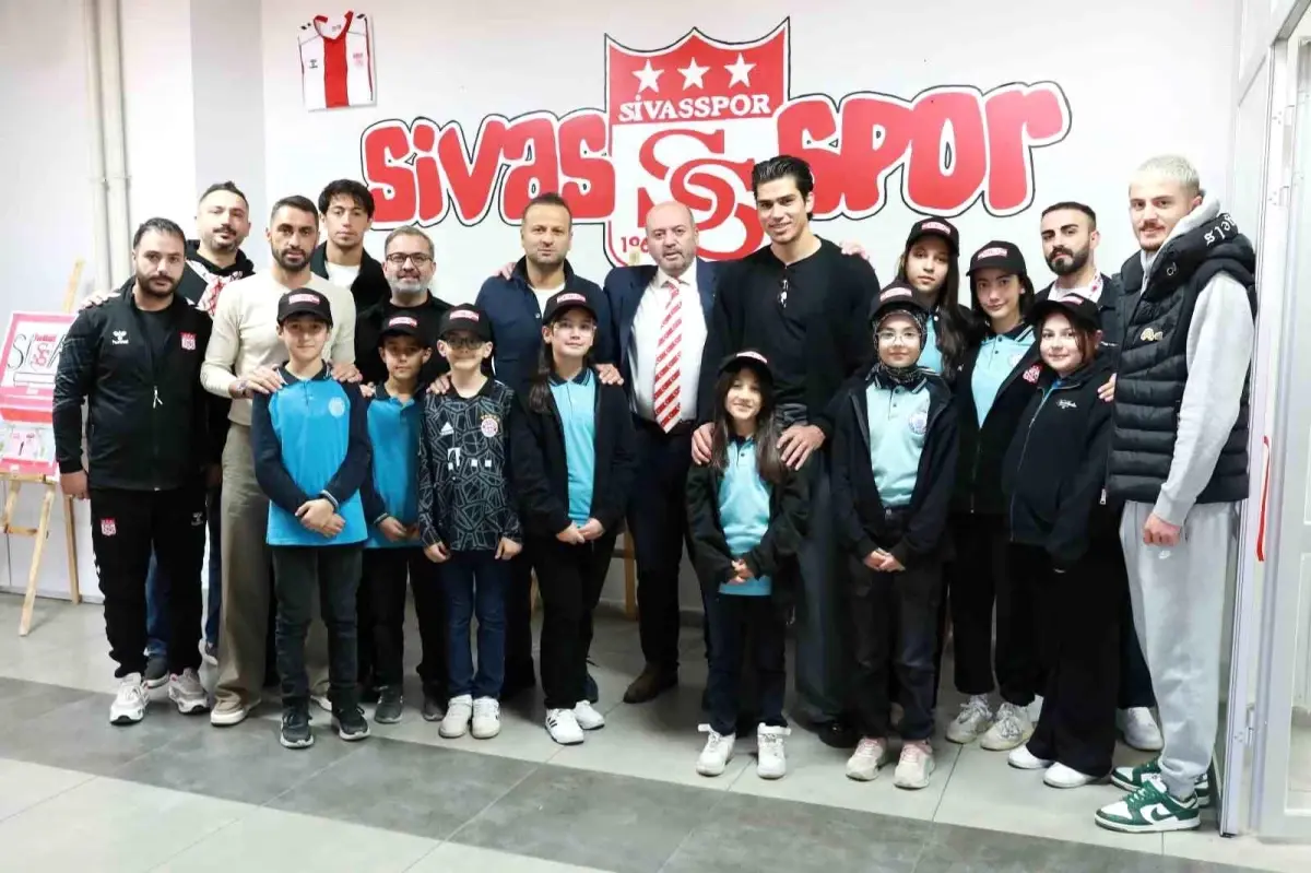 Sivasspor Futbolcularından Öğrencilere Destek ve Sevgi Dolu Etkinlik
