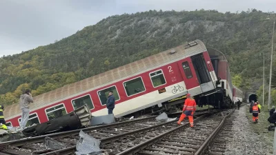 Slovakya’da Demiryolu Kazası: Çarpışma ve Yaralılar