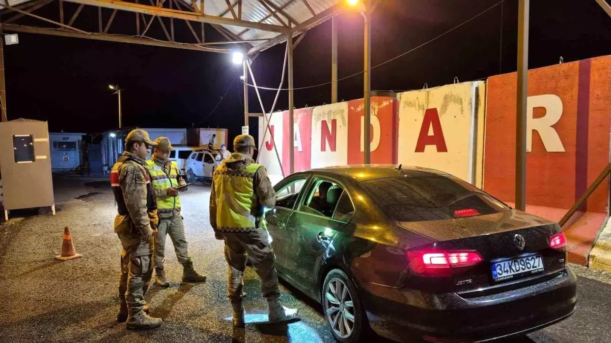 Tatvan’da Geniş Kapsamlı Güvenlik ve Asayiş Uygulaması Gerçekleştirildi