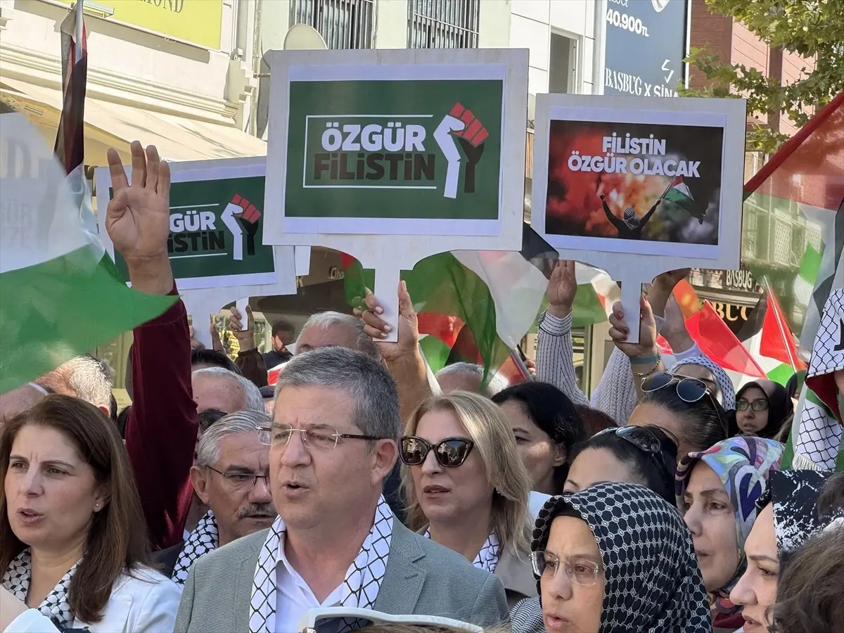 Türkiye’den Gazze’ye Sessiz Çığlık Hareketi: İzmir’den Manisa’ya Farklı Şehirlerde Dayanışma Etkinlikleri
