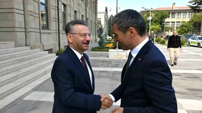 Uşak Valisi Dr. Naci Aktaş’tan Eskişehir Valisi Hüseyin Aksoy’a Samimi Ziyaret