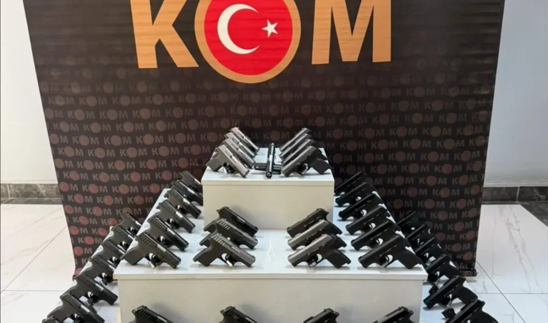 Uşak'ta otobüsten ruhsatsız silah