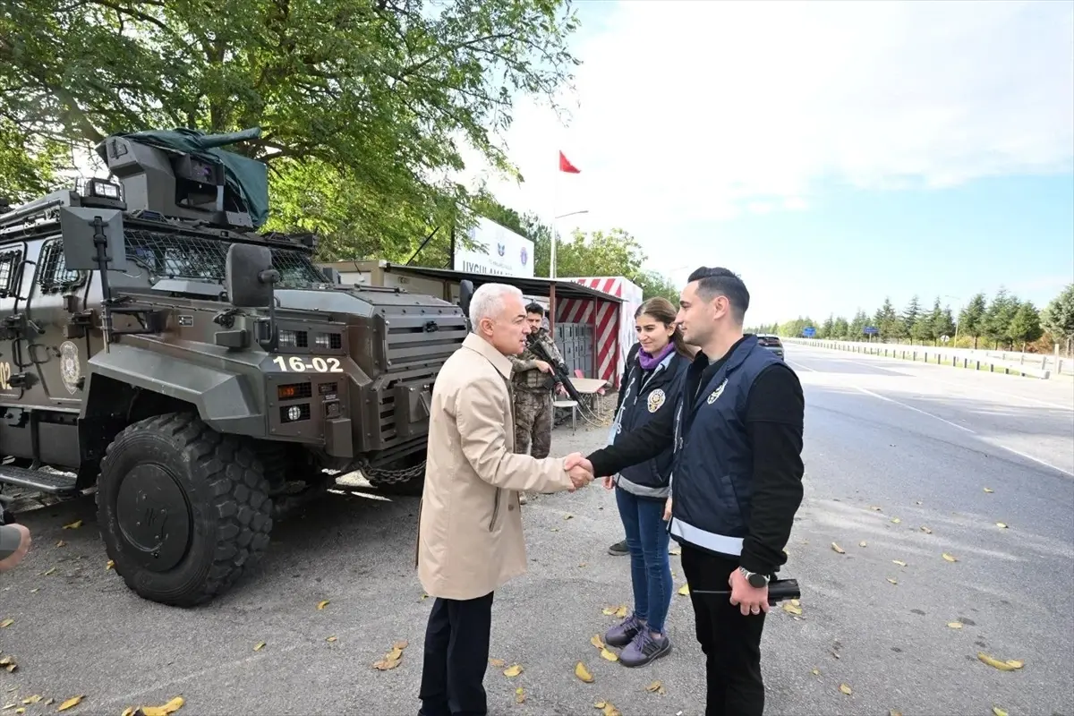 Vali Uğur Turan’ın Trafik Kontrol Noktası Ziyareti ve Güvenlik Çalışmaları
