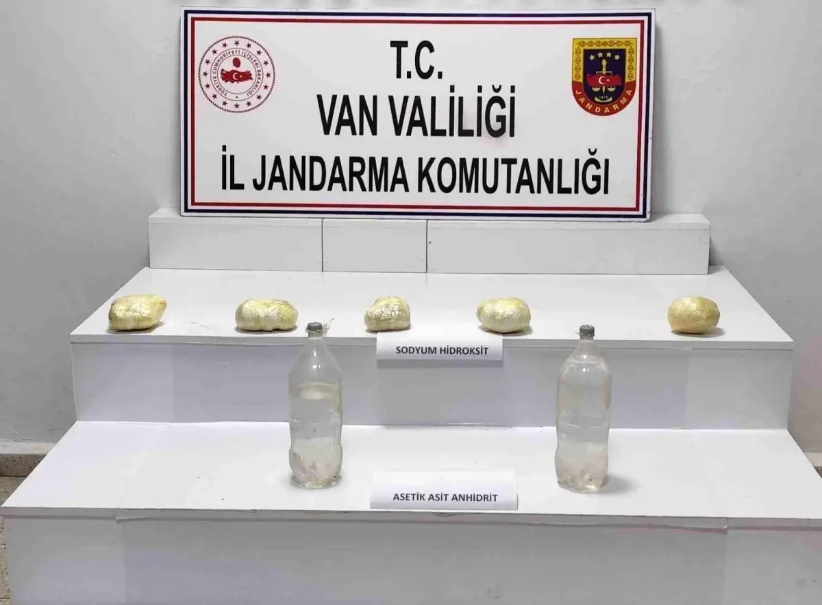Van’da Jandarma Operasyonunda Yüklü Miktarda Kimyasal Maddeler Ele Geçirildi
