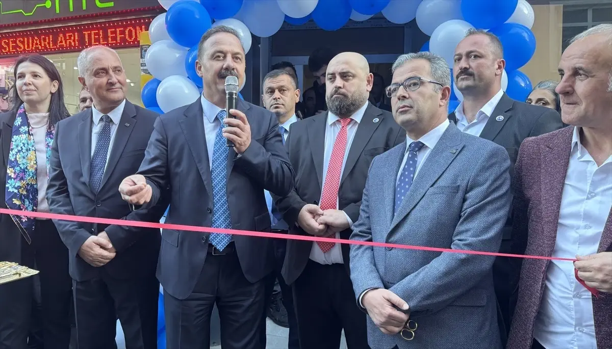 Yavuz Ağıralioğlu Artvin’de Yeni Dönemin İlk Adımlarını Attı