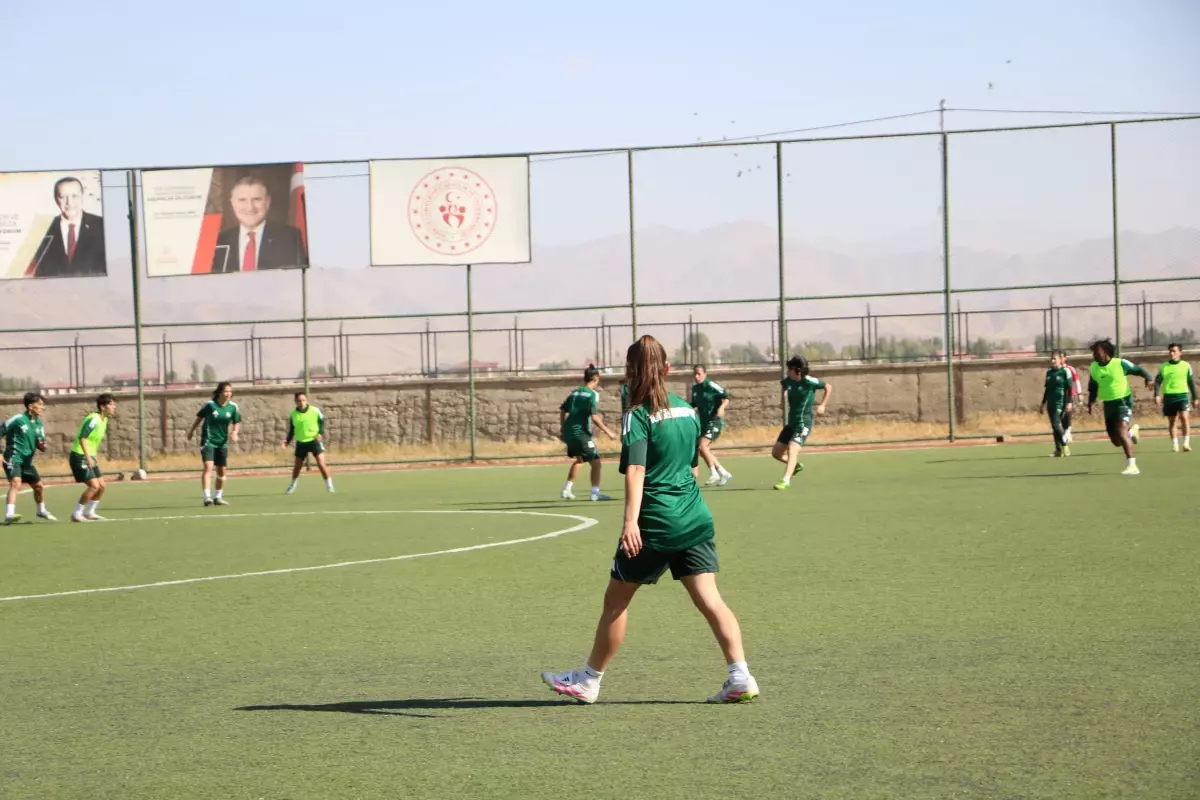 Yüksekova Spor Kadın Futbol Takımı ve Beyza Kocatürk’ün Deneyimleri
