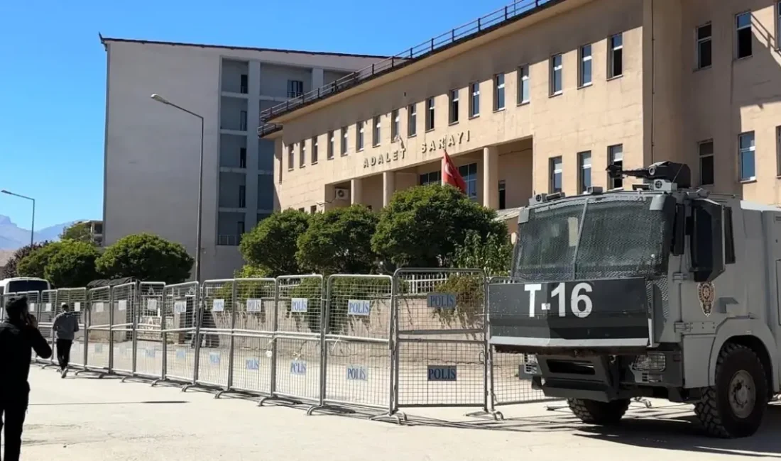 Yüksekova'da cinayet şüphelilerinin yargılanması