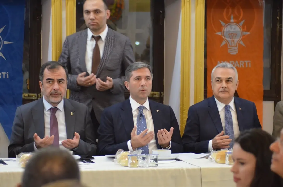 Zafer Sırakaya, Türkiye’nin Dış Politika Vizyonunu ve İnsani Çabalarını Vurguladı