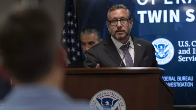 ABD Vatandaşlık ve Göçmenlik Hizmetlerinde Yeni Karar: Tüm İltica Talepleri Durduruldu