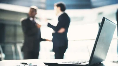 Alman İşgücü Piyasasında Endişe Verici Gelişmeler ve Uzman Öngörüleri