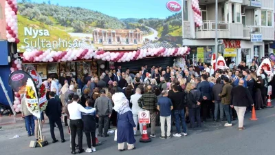 Aydın’da Tuğba Kuruyemiş 127. Mağazasını Açtı ve Kadın İstihdamını Destekliyor