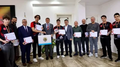 Bilecik Milli Eğitim Müdürü, Dünya Üçüncüsü Öğrencileri ve Öğretmenlerini Kutladı