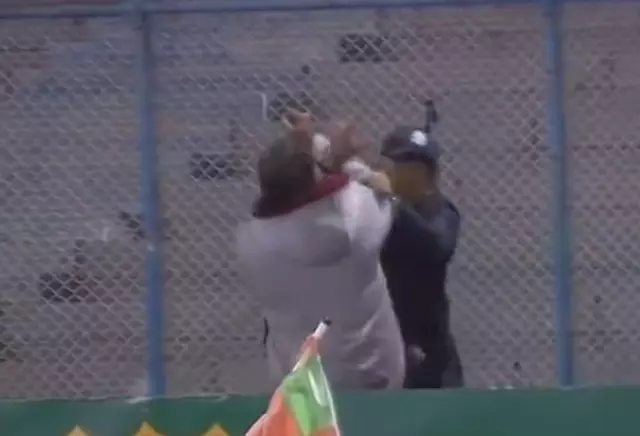 Bolivya Kupası Çeyrek Finalinde Skandal Yaşandı: Sahada Kavga ve Kırmızı Kartlar