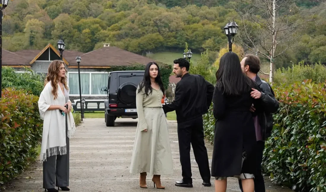 Cemre Baysel'in sanal alemdeki