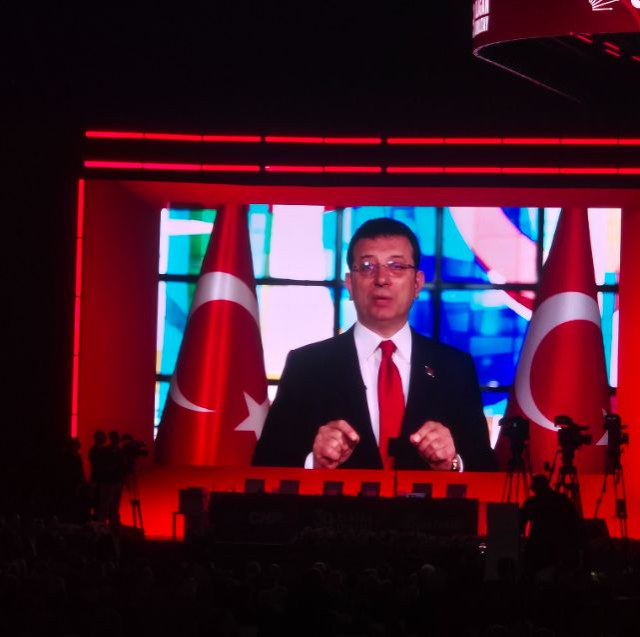 CHP Kurultayında Özgür Özel'in Konuşması ve Siyasi Gündem