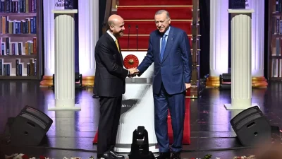 Erdoğan ve Bilal Erdoğan Arasındaki Samimi Anlar ve 2025 İlim Yayma Ödülleri Taşları