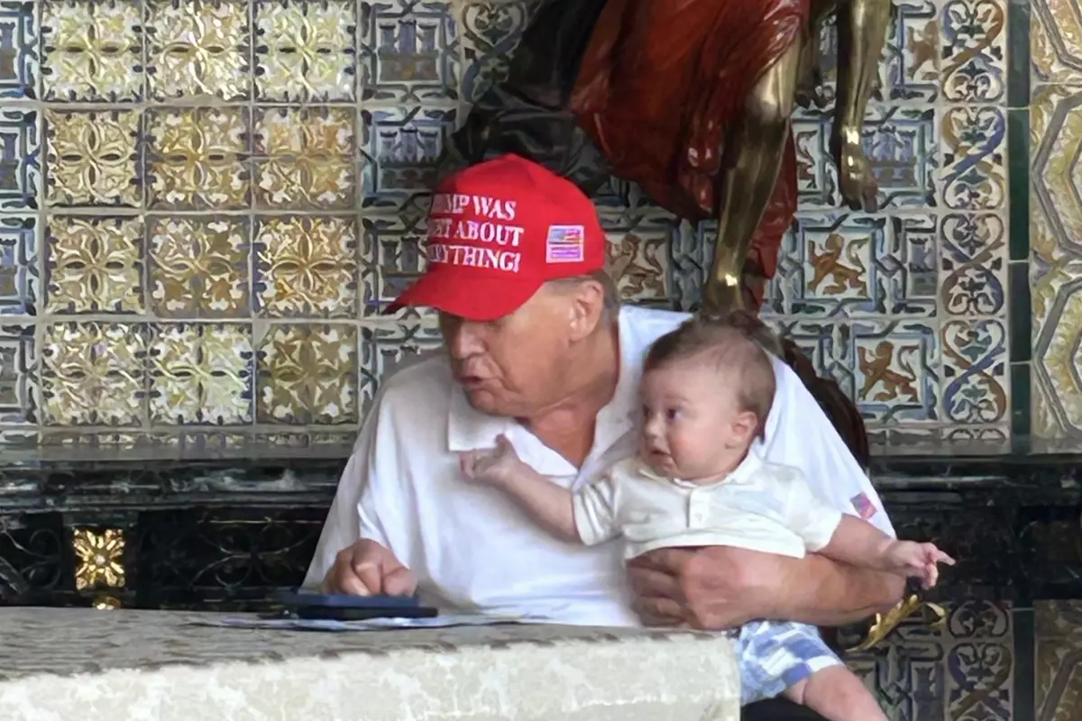 Eski Başkan Donald Trump’ın Minik Torunuyla Samimi Anları