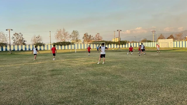 Hayrettin ve Enes Aykut'un Futbol Yolculuğu: Aile Bağlarını Güçlendiren Bir Hikaye